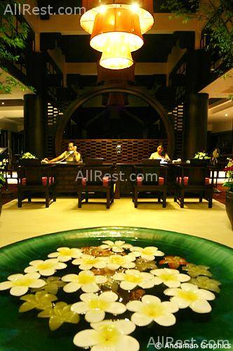 Karon Beach Resort & Spa 8